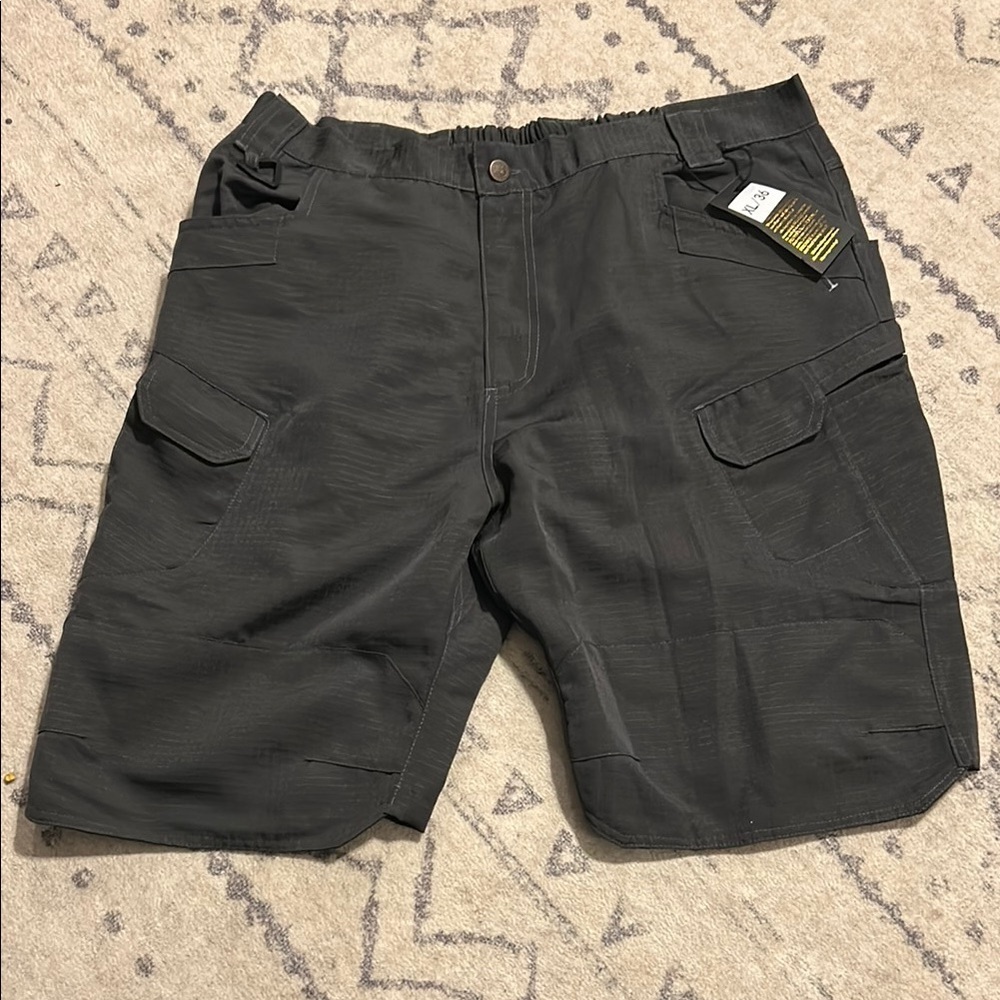 Men's Gray Cargo Shorts